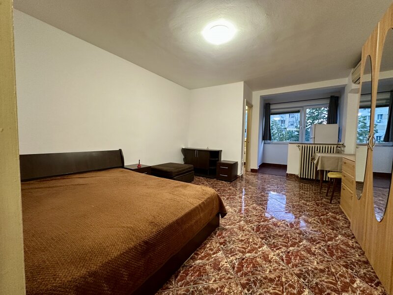 Garsoniera 31 mp, Drumul Taberei, metrou Favorit, 349 euro