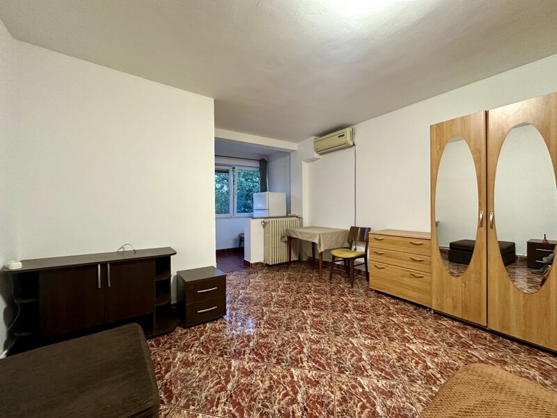 Garsoniera 31 mp, Drumul Taberei, metrou Favorit, 349 euro
