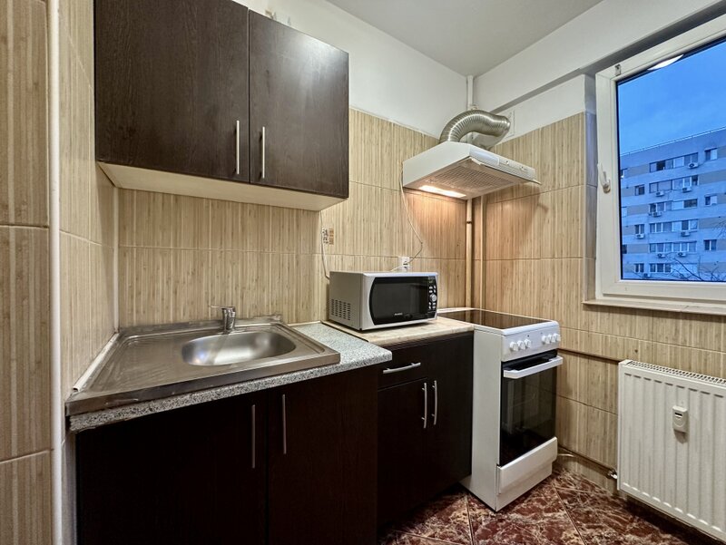 Garsoniera 31 mp, Drumul Taberei, metrou Favorit, 349 euro