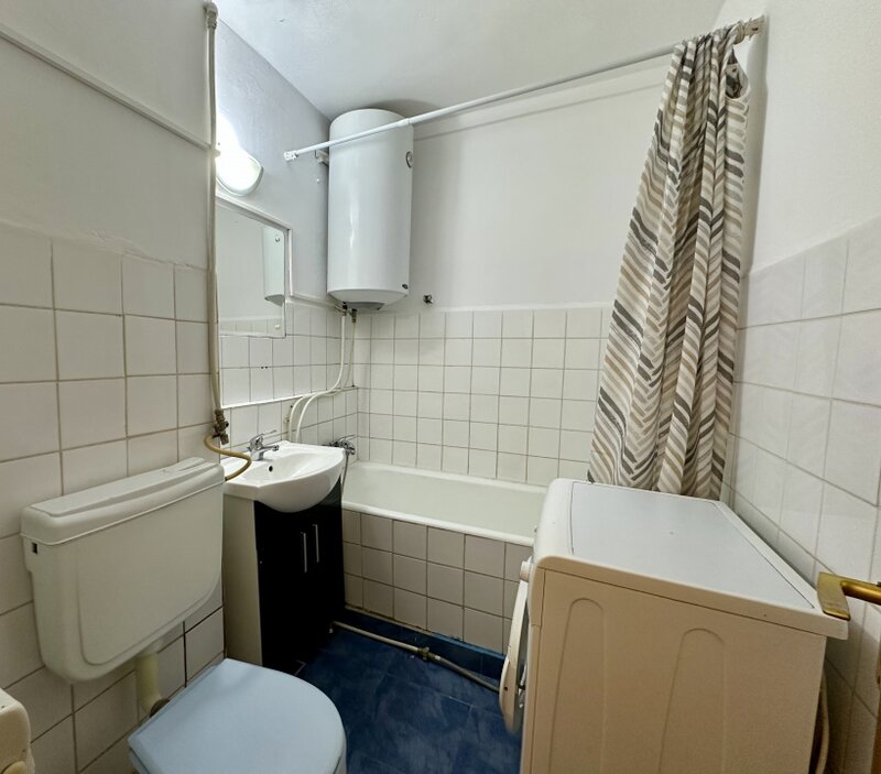 Garsoniera 31 mp, Drumul Taberei, metrou Favorit, 349 euro